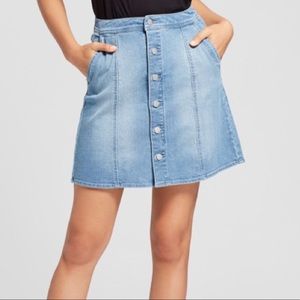 High waisted, button up mini skirt